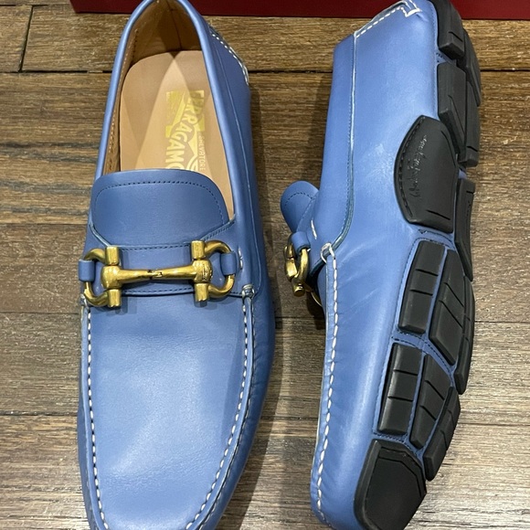 Salvatore Ferragamo Light Blue Gold Buckle Drivers Size 10 - Picture 8 of 12